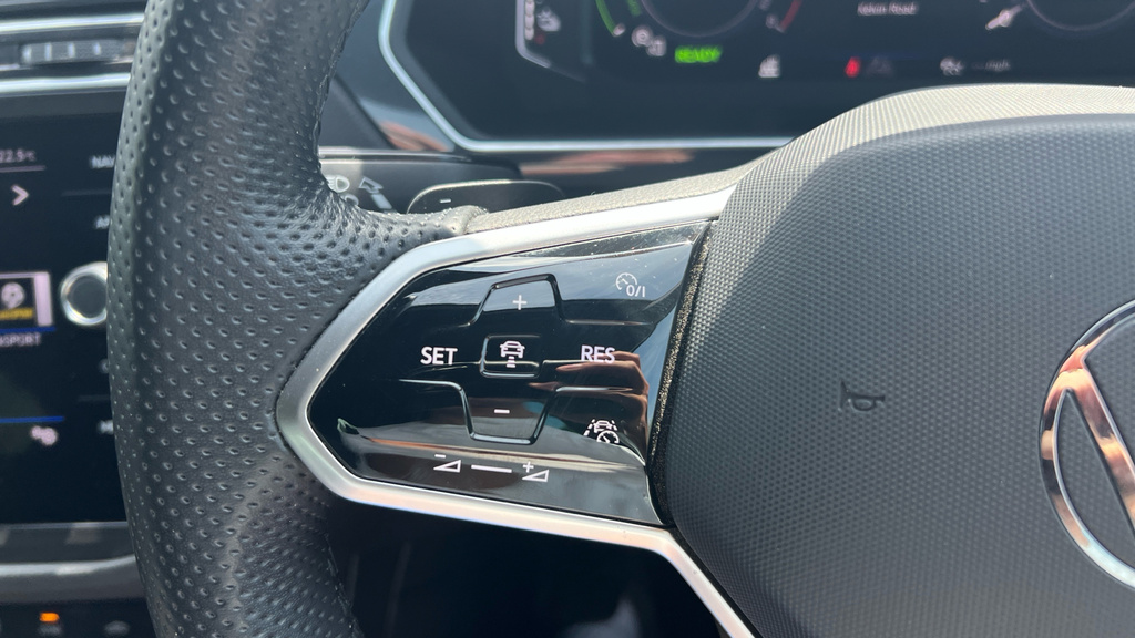 Volkswagen Tiguan R-line Black #24