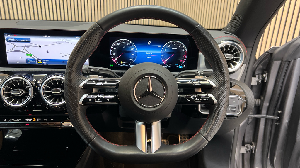 Mercedes-Benz CLA Class 180 Amg Line Premium Tip 2025 Black #12