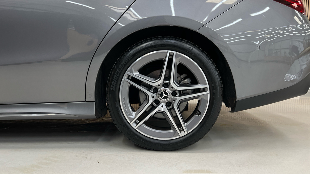 Mercedes-Benz CLA Class 180 Amg Line Premium Tip 2025 Black #26
