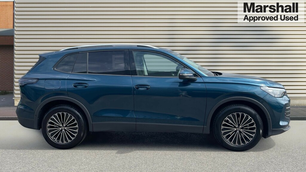Volkswagen Tiguan Tiguan 1.5 Etsi 150 Match Dsg VU24MZP Blue #2