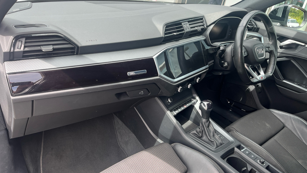 Audi Q3 Q3 35 Tfsi Black Edition S Tronic White #2