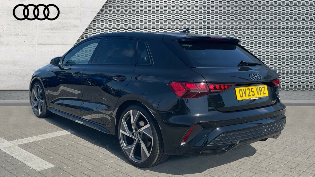 Audi A3 A3 35 Tfsi Black Edition S Tronic OV25VPZ Black #3