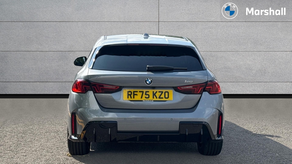 BMW 1 Series 123 Xdrive M Sport Step White #15