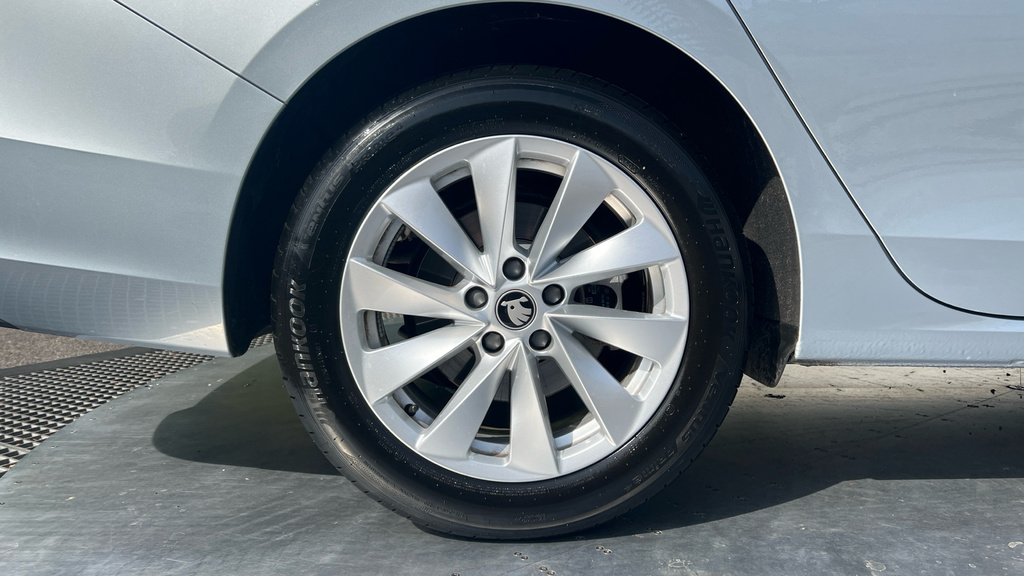 Skoda Superb Superb 1.5 Tsi E-tec Se Technology Dsg Silver #5