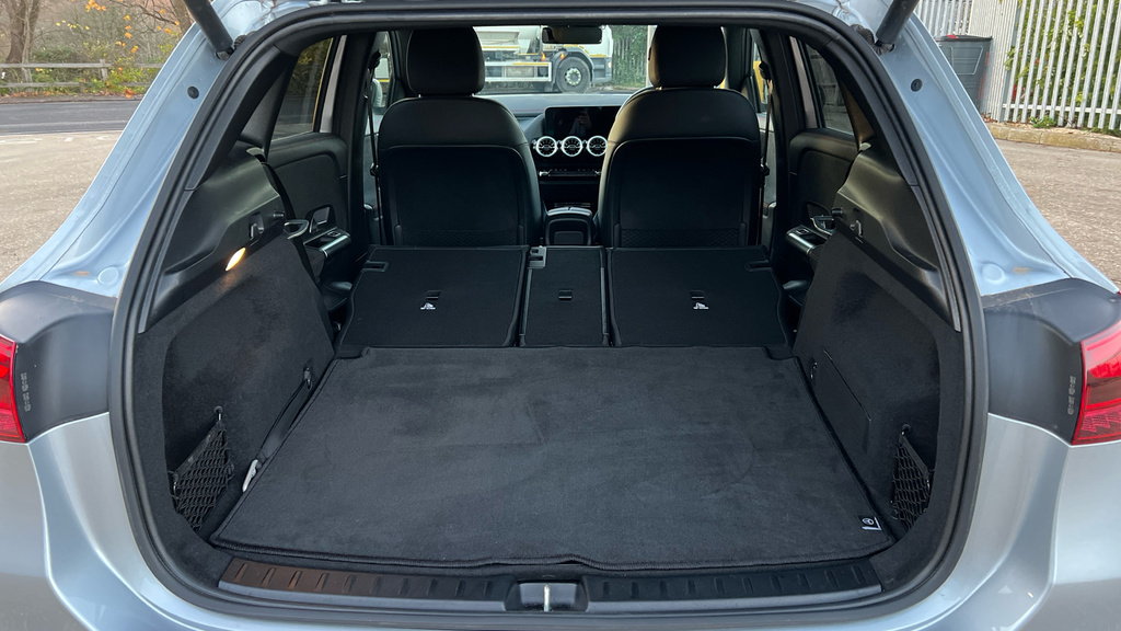 Mercedes-Benz EQA Eqa 250 140Kw Amg Line Executive 70.5Kwh Black #18