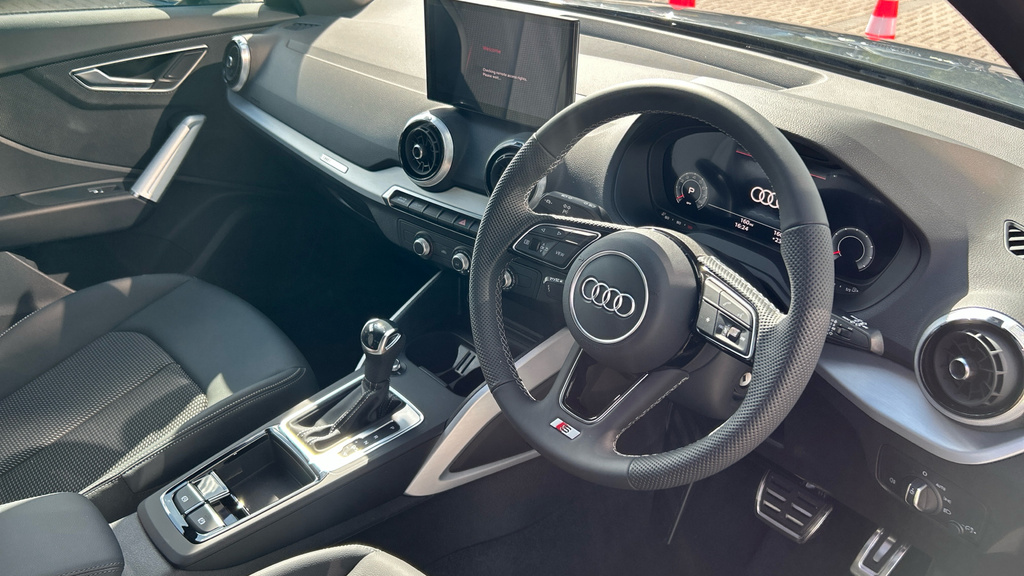 Audi Q2 Audi Q2 S Line 35 Tfsi 150 Ps S Tronic Grey #6