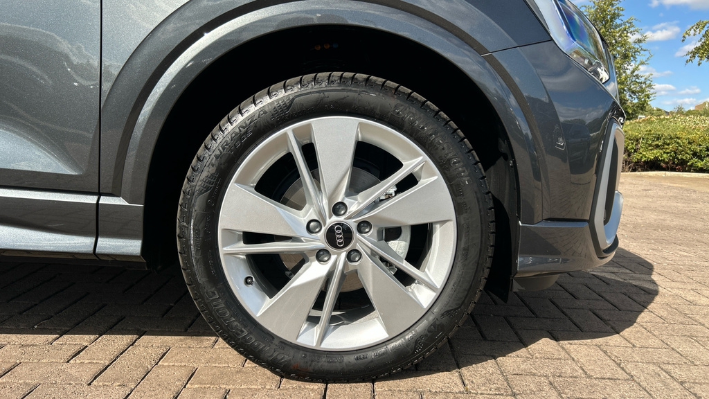 Audi Q2 Audi Q2 S Line 35 Tfsi 150 Ps S Tronic Grey #5