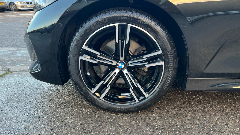 BMW 3 Series 320I M Sport Touring Black #25