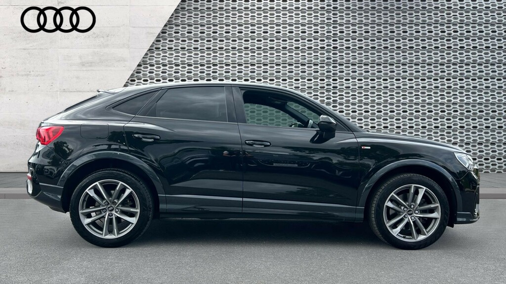 Audi Q3 35 Tfsi Black Edition S Tronic 2023 Black #4