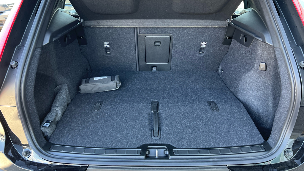 Volvo XC40 2.0 B4 Mhev Plus Black Edition Suv Hybr Black #15