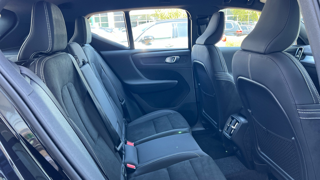 Volvo XC40 2.0 B4 Mhev Plus Black Edition Suv Hybr Black #31