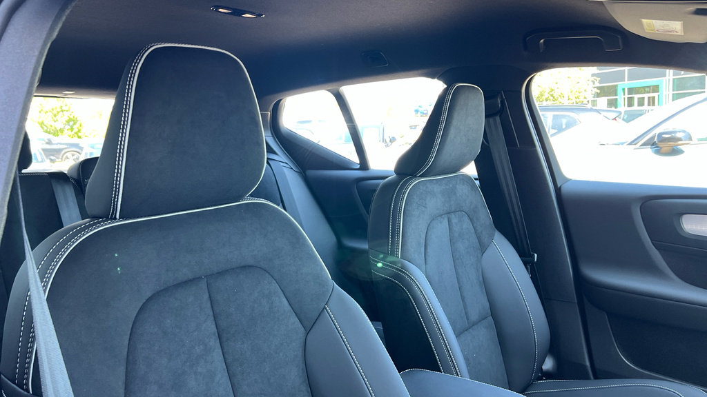 Volvo XC40 2.0 B4 Mhev Plus Black Edition Suv Hybr Black #29