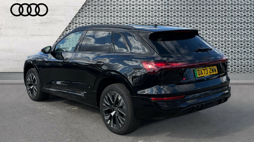 Audi Q8 e tron Q8 300Kw 55 Quattro 114Kwh Black Edition Black #3