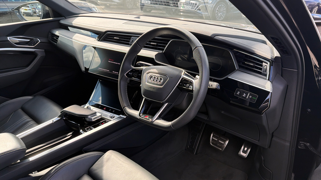 Audi Q8 e tron Q8 300Kw 55 Quattro 114Kwh Black Edition Black #6