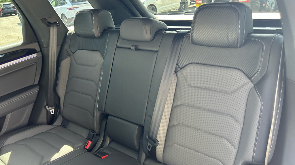 Volkswagen Touareg R-line Tech Plus Black #14