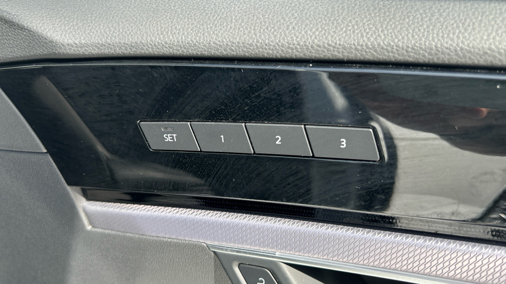 Volkswagen Touareg R-line Tech Plus Black #48