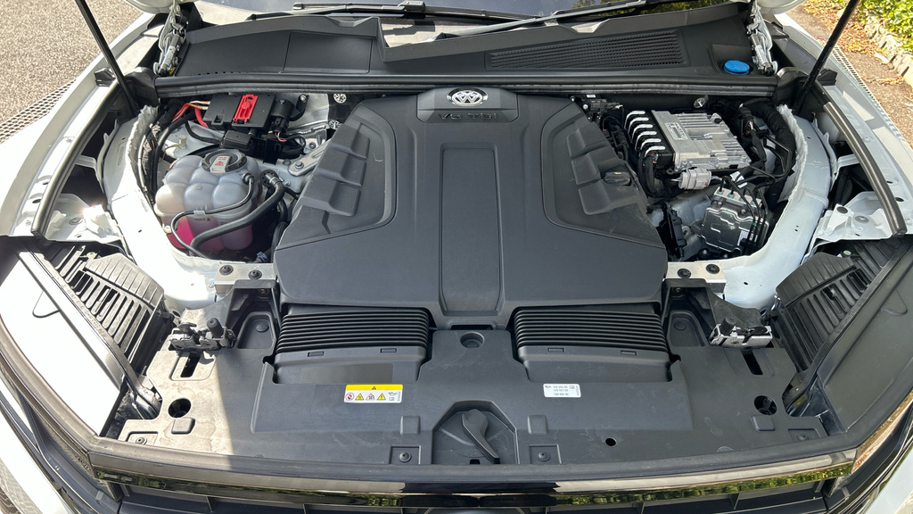 Volkswagen Touareg R-line Tech Plus Black #16