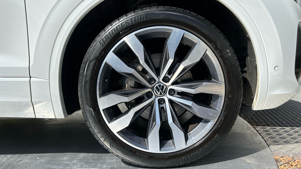 Volkswagen Touareg R-line Tech Plus Black #17
