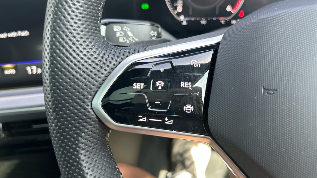 Volkswagen Touareg R-line Tech Plus Black #61