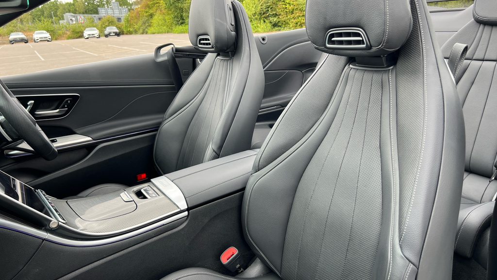 Mercedes-Benz CLE Class 200 Amg Line Premium Plus 9G-tronic 2025 Black #14