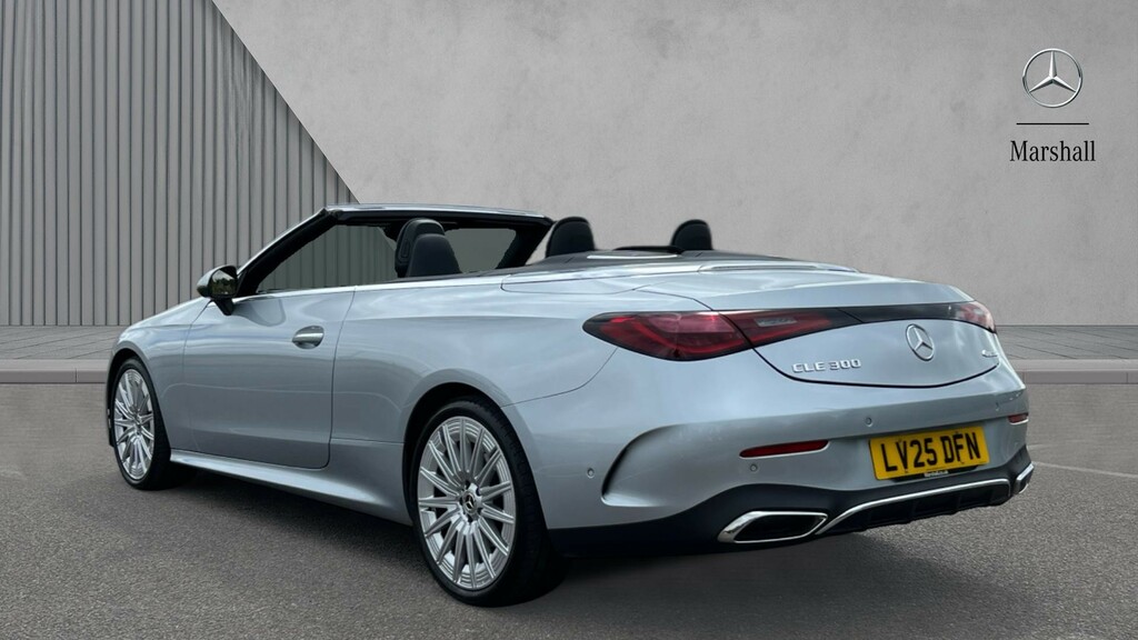 Mercedes-Benz CLE Class Cle 300 4Matic Amg Line Premium Plus 9G-tronic Silver #2