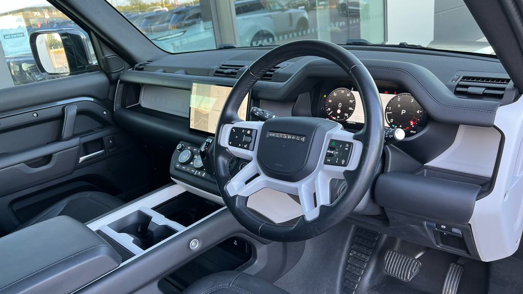 Land Rover Defender 110 P635 Octa Edition One Green #23