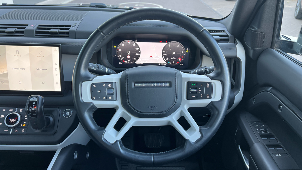 Land Rover Defender 110 P635 Octa Edition One Green #15