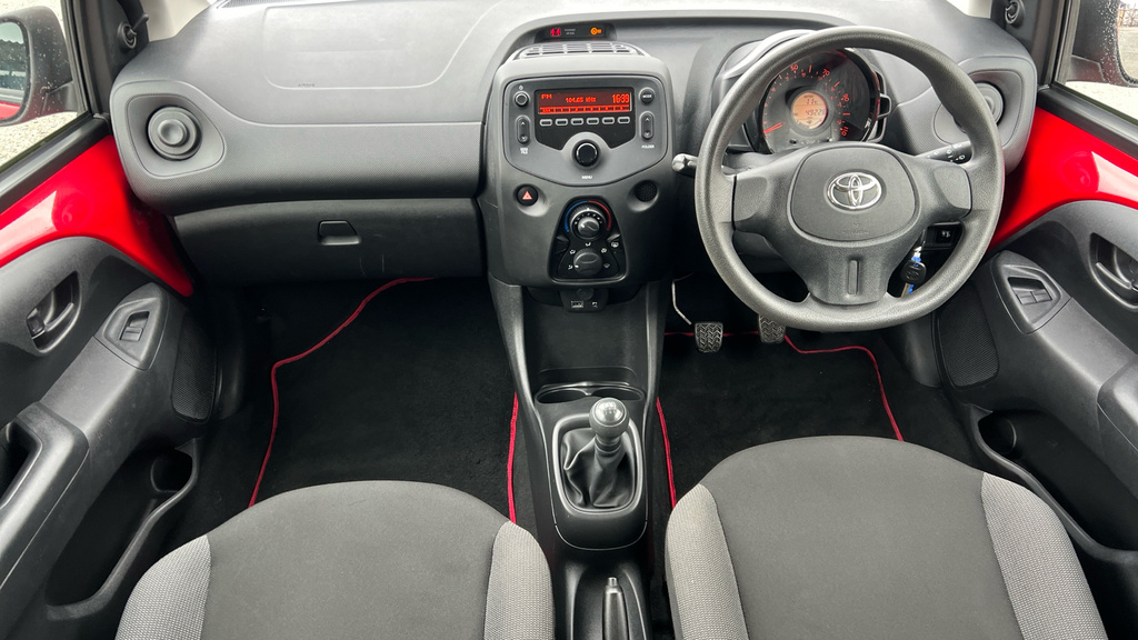 Toyota Aygo 1.0 Vvt-i X-play Grey #11