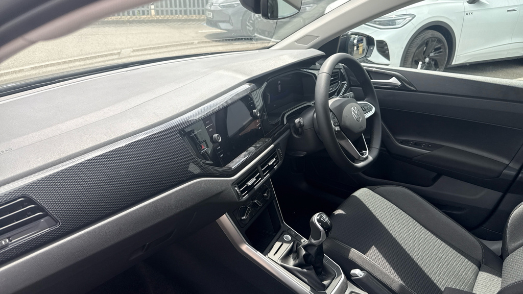 Volkswagen Polo Polo Match 1.0 Tsi 95 Ps 5-Speed LL26OKM Black #2