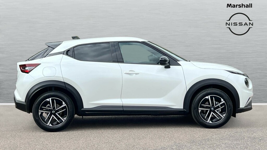 Nissan Juke Nissan Juke Hatchback 1.6 Hybrid N-connecta Au FT26RVO White #3