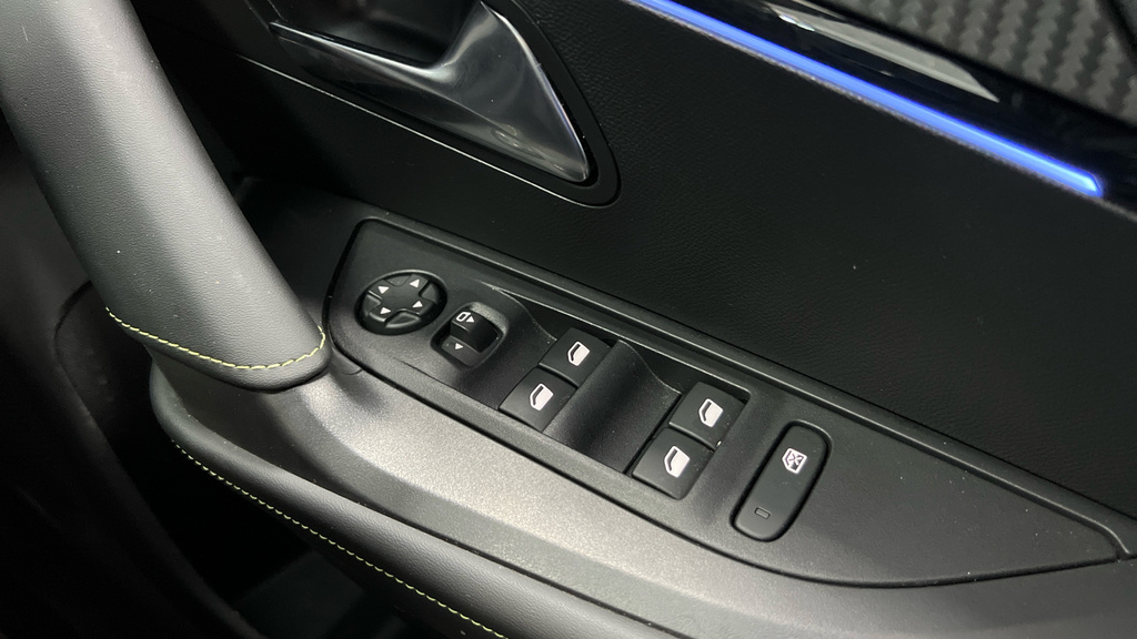 Peugeot 2008 1.2 Hybrid 145 Gt E-dsc6 Grey #34