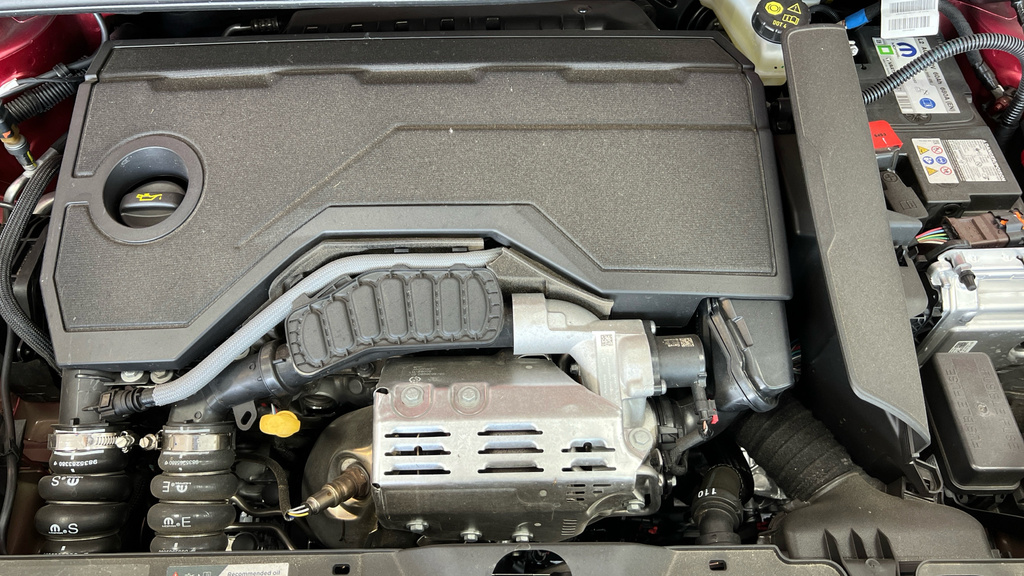 Peugeot 2008 1.2 Hybrid 145 Gt E-dsc6 Grey #16