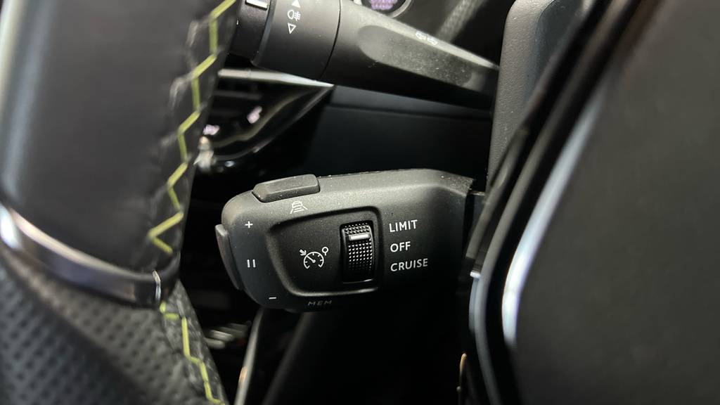 Peugeot 2008 1.2 Hybrid 145 Gt E-dsc6 Grey #35