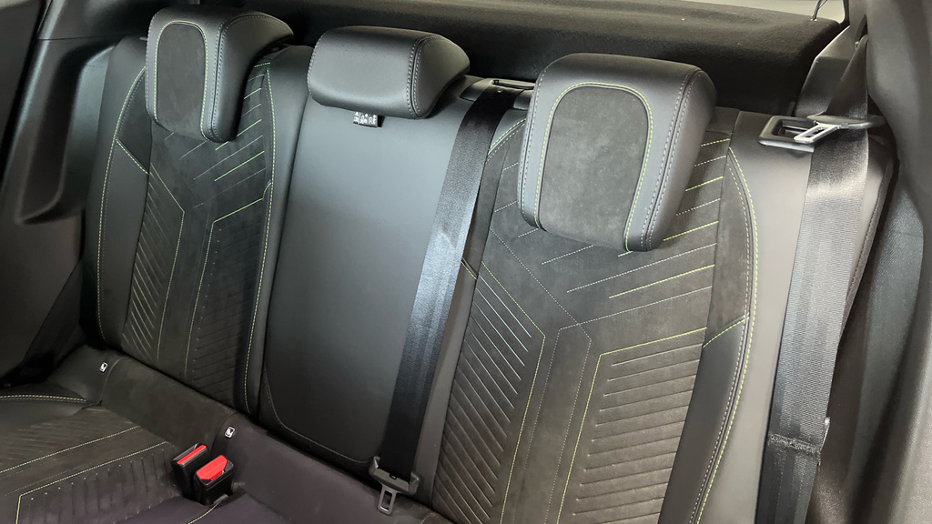 Peugeot 2008 1.2 Hybrid 145 Gt E-dsc6 Grey #14