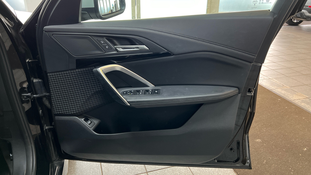 BMW iX1 150Kw Edrive20 M Sport 65Kwh Black #30