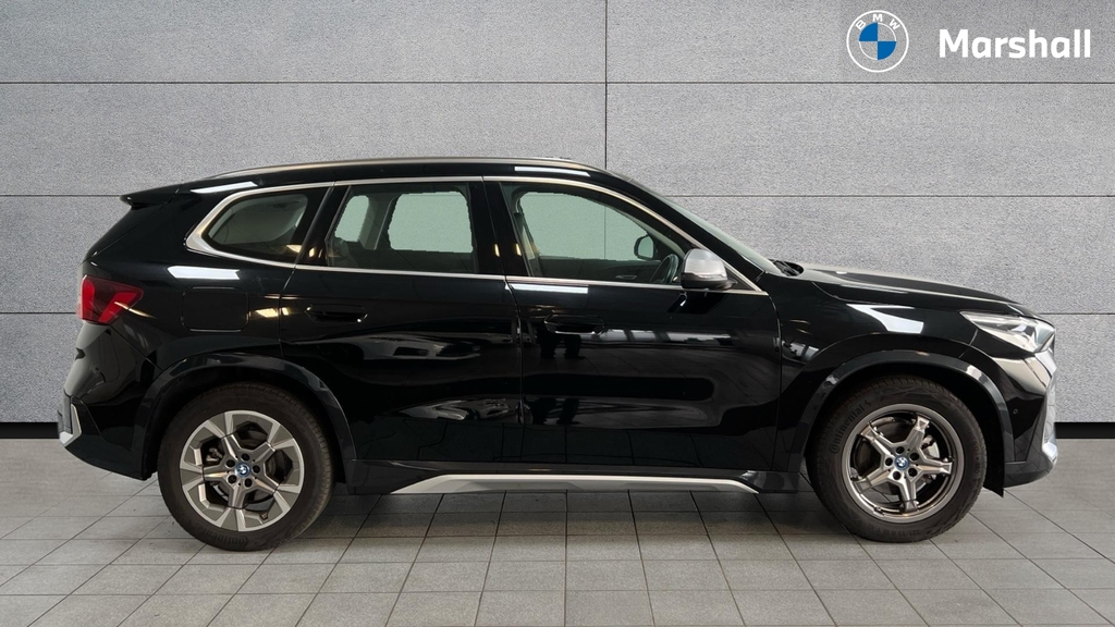 BMW iX1 Ix1 150Kw Edrive20 Xline 65Kwh Black #3