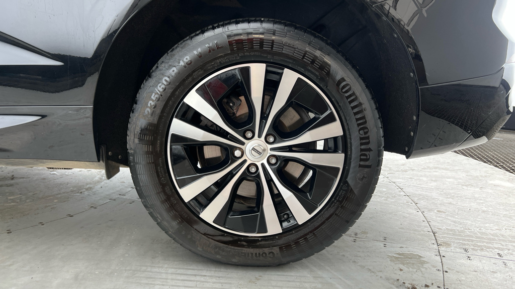 Volvo XC60 Xc60 2.0 B4d Momentum Awd Geartronic Black #4