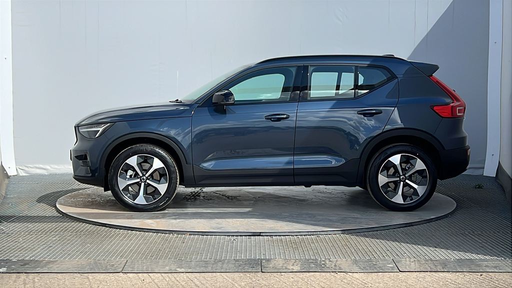 Volvo XC40 B3 161Bhp Black Edition Plus Mild Hybrid - Rear Black #16