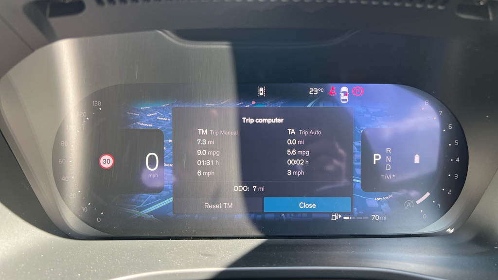 Volvo XC40 B3 161Bhp Black Edition Plus Mild Hybrid - Rear Black #11