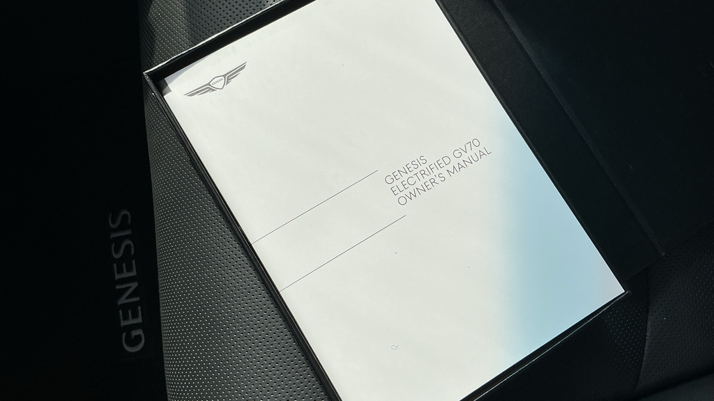 Genesis GV70 Gv70 360Kw Sport 77Kwh Awd White #21