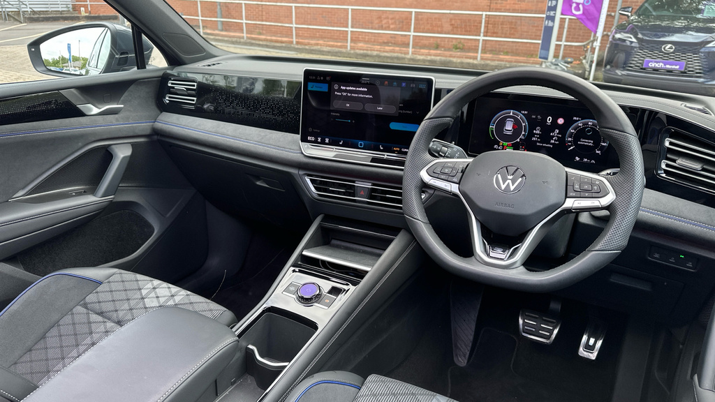 Volkswagen Tiguan R-line White #6