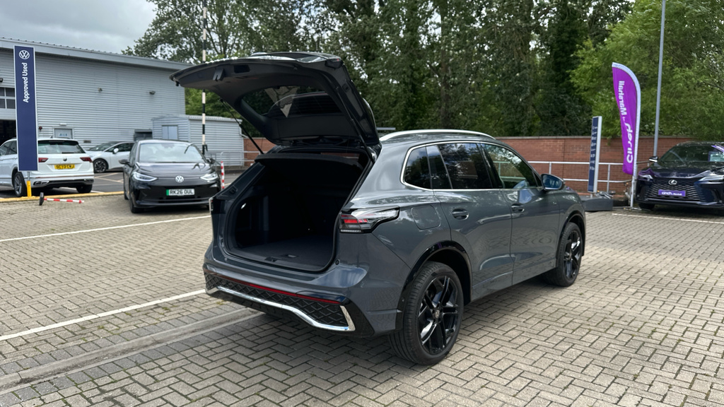 Volkswagen Tiguan R-line White #29