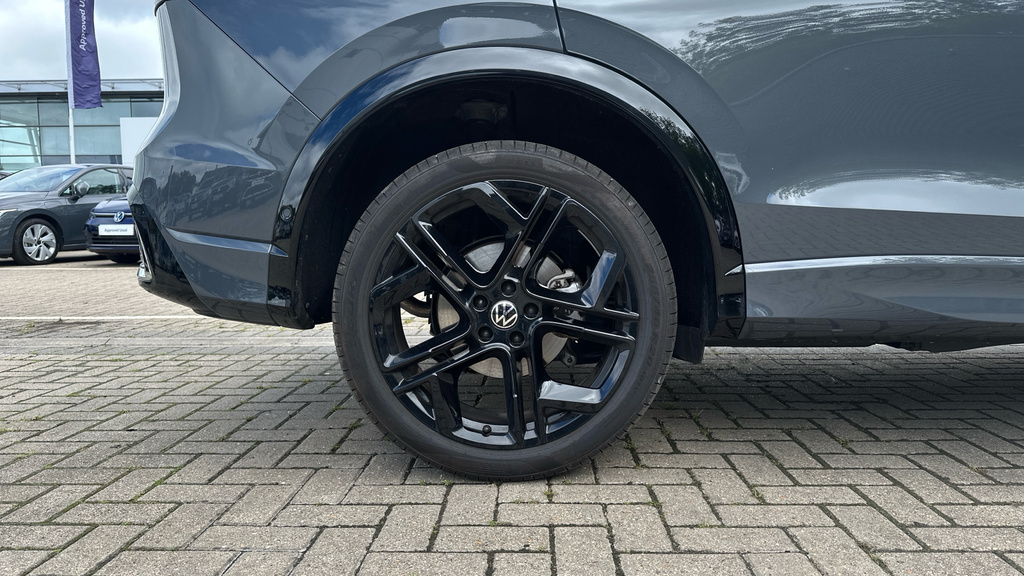 Volkswagen Tiguan R-line White #19