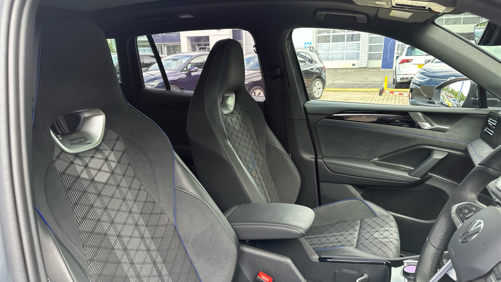 Volkswagen Tiguan R-line White #33