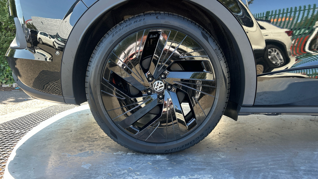 Volkswagen ID.5 210Kw Black Edition Pro 77Kwh White #19