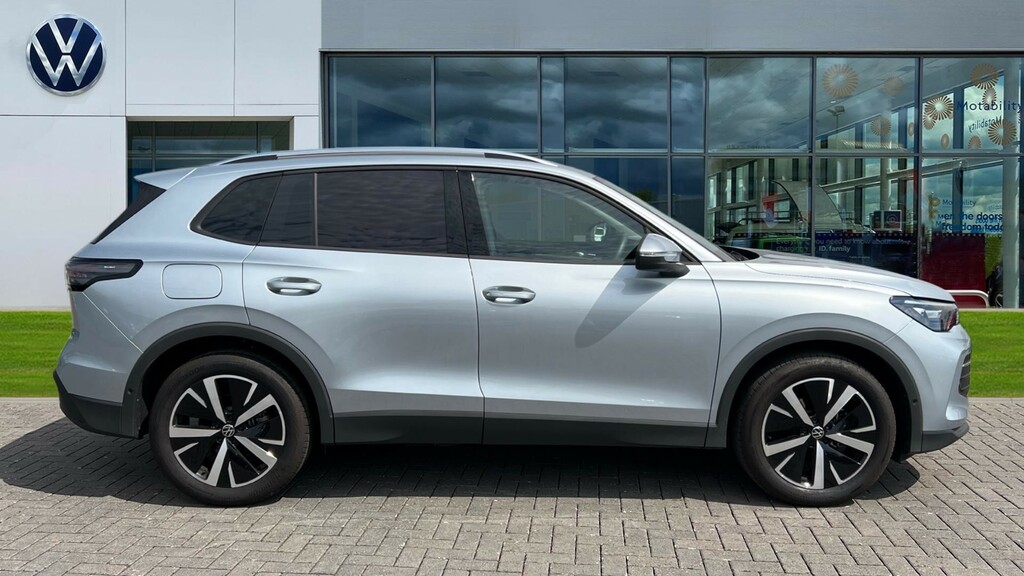 Volkswagen Tiguan Tiguan Match 1.5 Etsi 150 Ps 7-Speed Dsg Silver #4