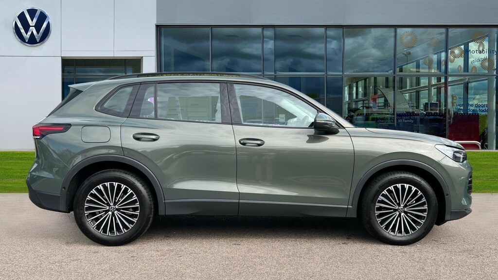 Volkswagen Tiguan Tiguan Life 1.5 Etsi 130 Ps 7-Speed Dsg EF26CFZ Green #4