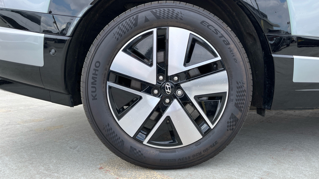 Hyundai Ioniq 84Kwh Ultimate Hatchback Awd 32 Black #19