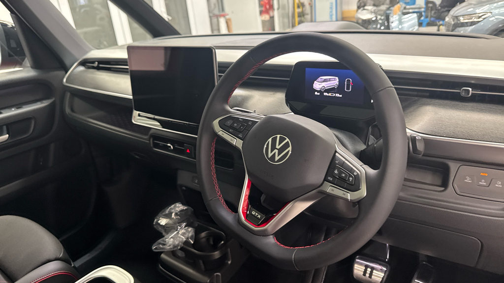 Volkswagen ID.Buzz Id. Buzz Gtx 4Motion 7-Seat Lwb 340 Ps 86 Kwh Pro Red #6