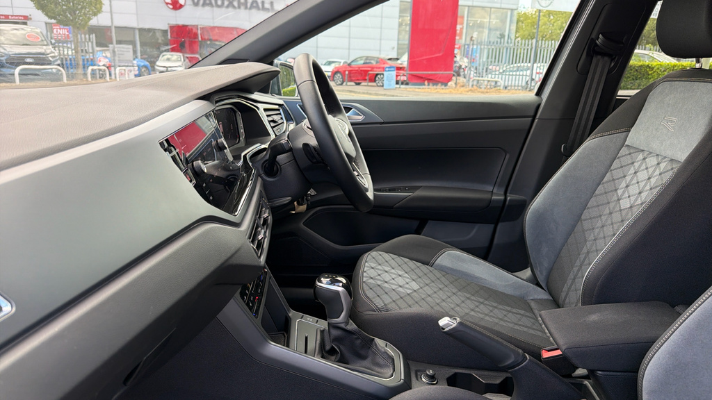 Volkswagen Polo 1.0 Tsi Match Dsg Red #28
